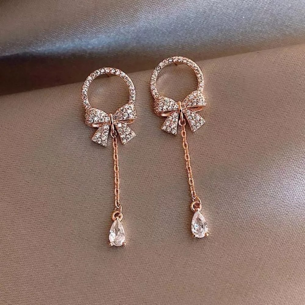 K WEIGHTLESS BOW HOOP DROP EARRINGS - Picture 1 of 1